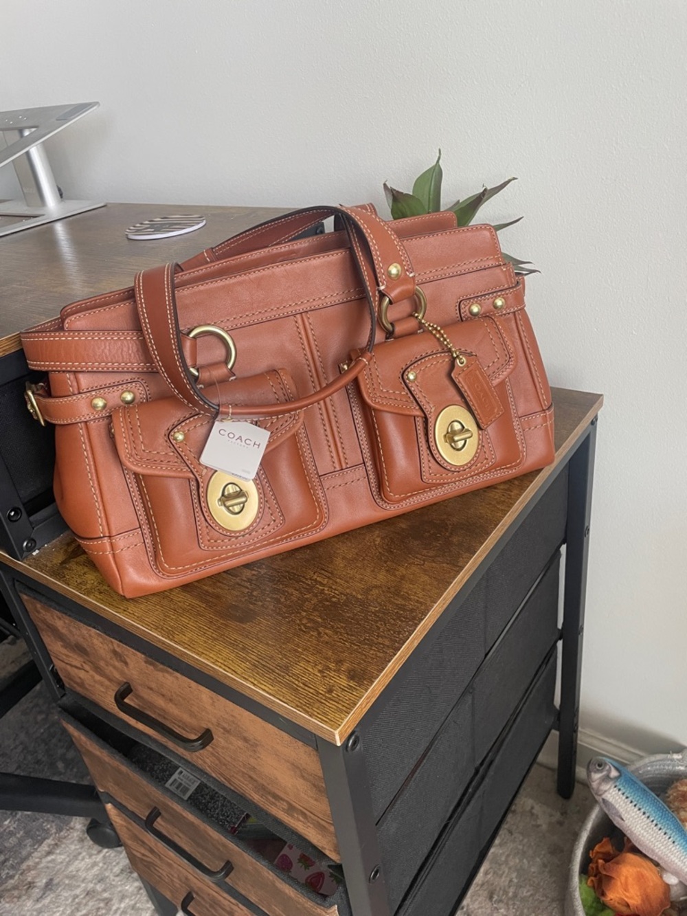 Vintage Coach Legacy Turnlock Leather Satchel in Whiskey, with original tags - Picture 2 of 16